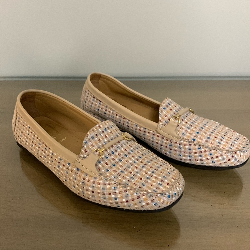 Vittoria Mengoni Italian loafers- like new
European size 42 US 11